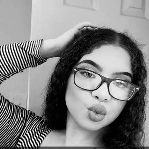 Meet your Posher, Jeanette